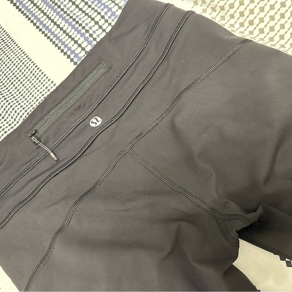Cropped Lululemon Leggings - Picture 4 of 16